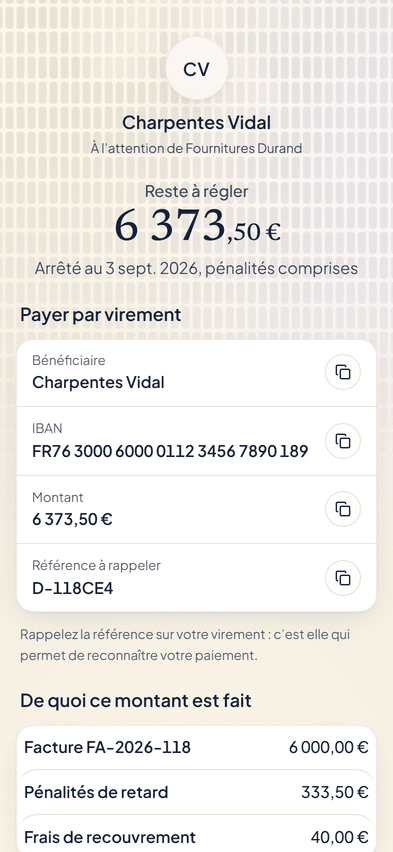 La page que reçoit votre client : votre nom, le reste à régler, 6 373,50 €, et les coordonnées du virement, chacune avec un bouton pour la copier.